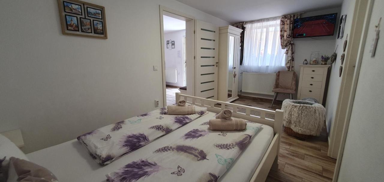 Smiley Rezident Appartement Sibiu Buitenkant foto