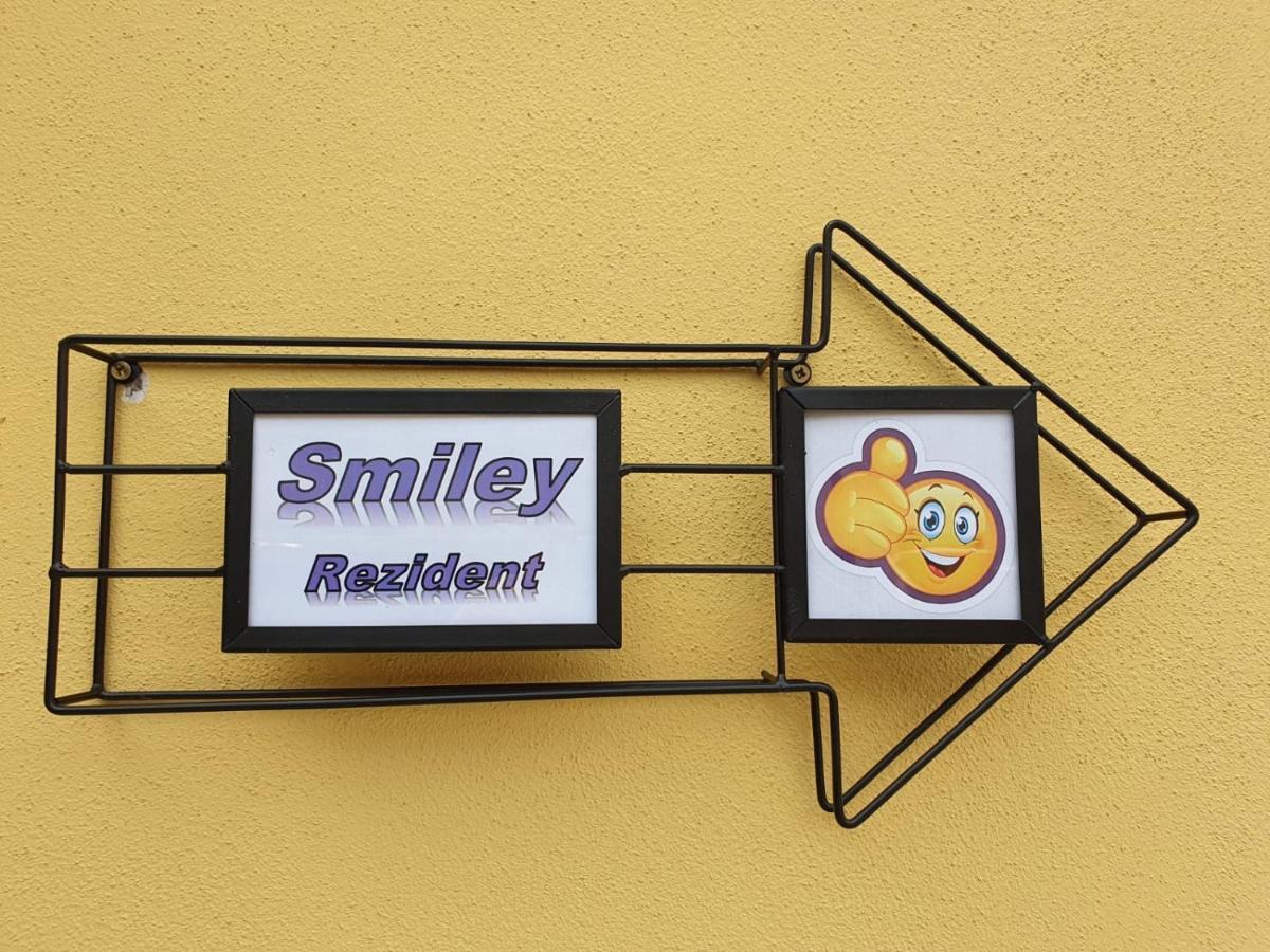 Smiley Rezident Appartement Sibiu Buitenkant foto