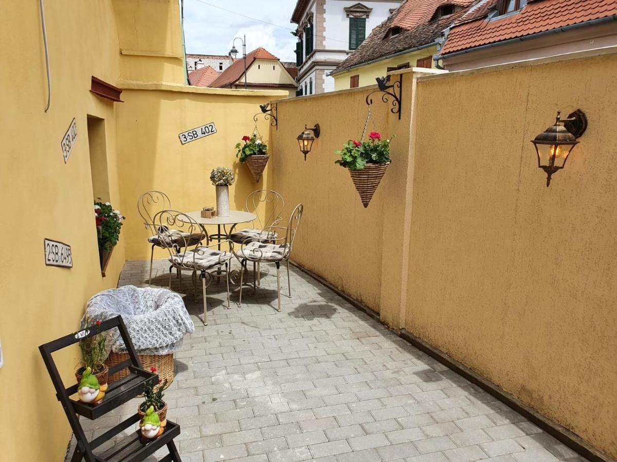 Smiley Rezident Appartement Sibiu Buitenkant foto